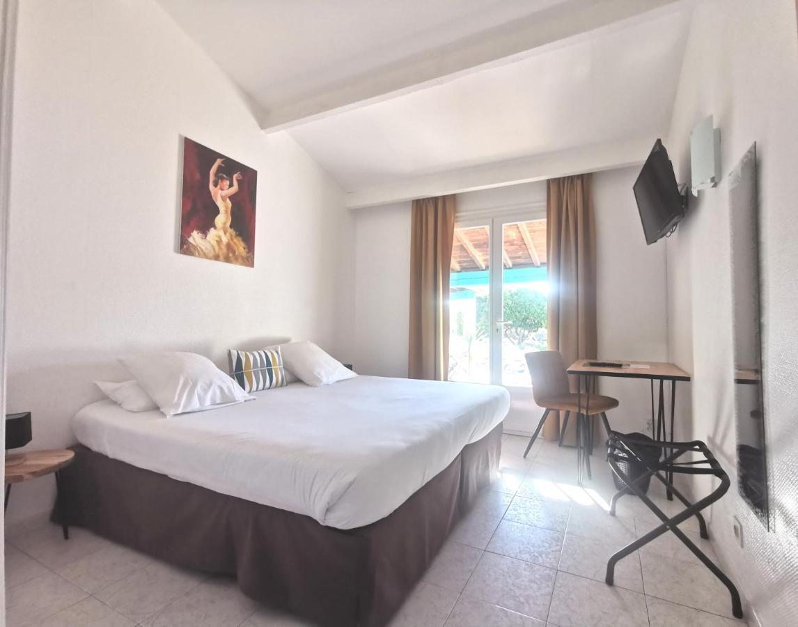 L'Auberge Camarguaise Saintes-Maries-de-la-Mer Luaran gambar