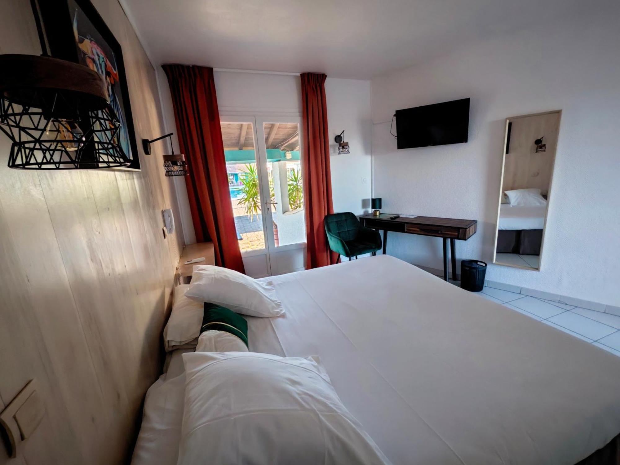 L'Auberge Camarguaise Saintes-Maries-de-la-Mer Luaran gambar
