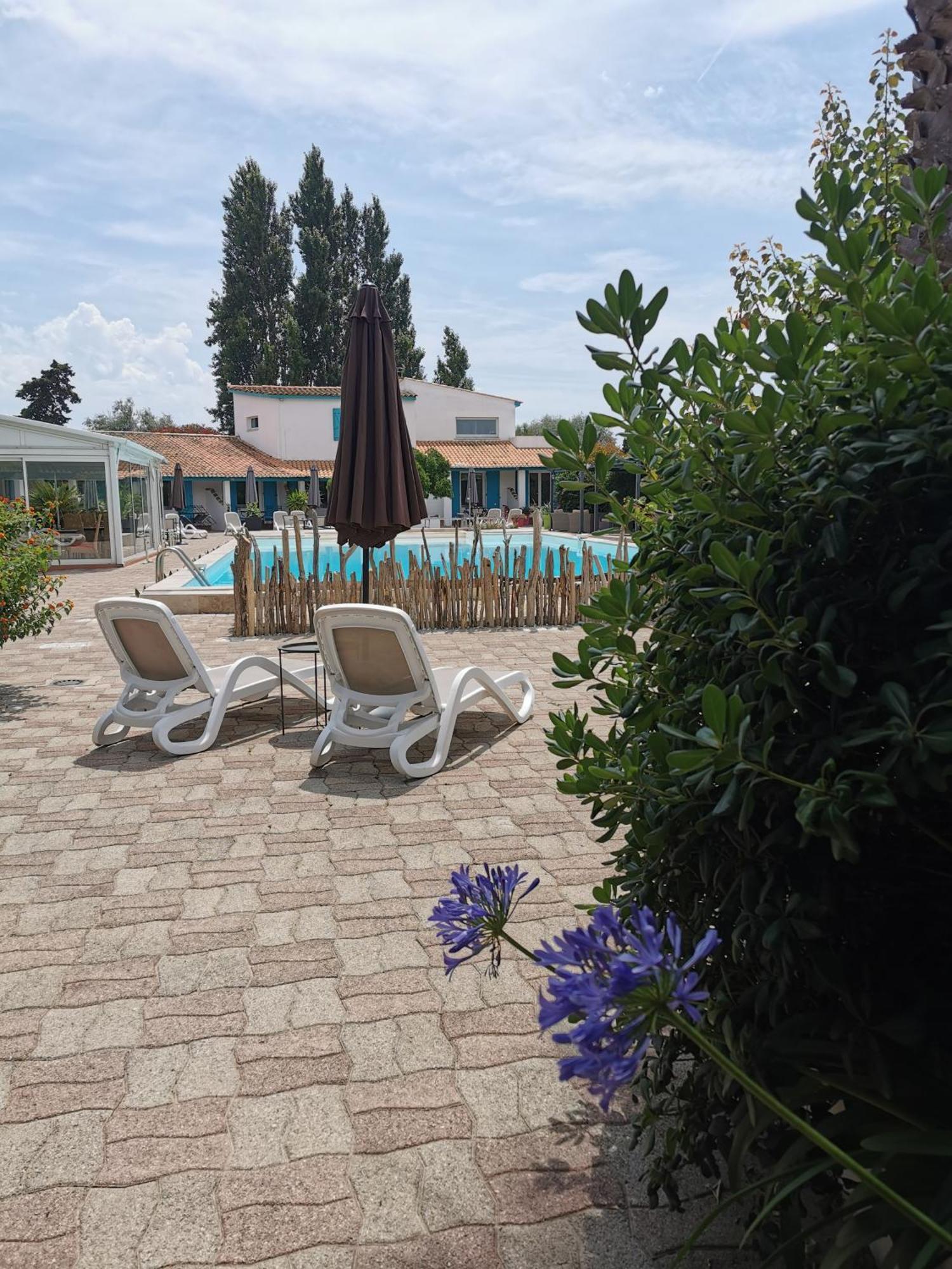 L'Auberge Camarguaise Saintes-Maries-de-la-Mer Luaran gambar